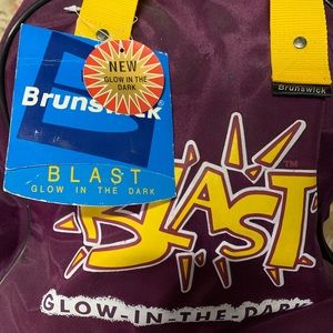 BRUNSWICK GLOW-IN-THE-DARK “BLAST” BOWLING BALL